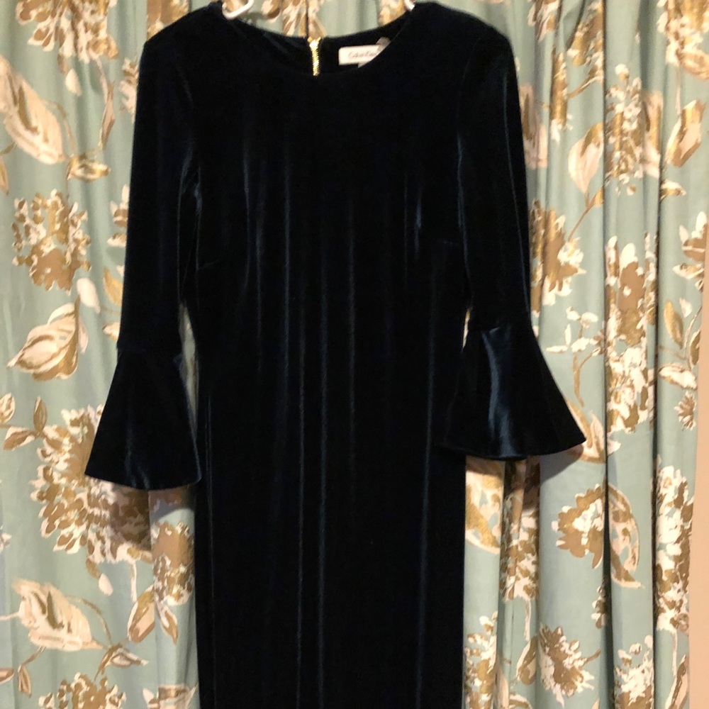 Emerald green, velvet, bell sleeve dress